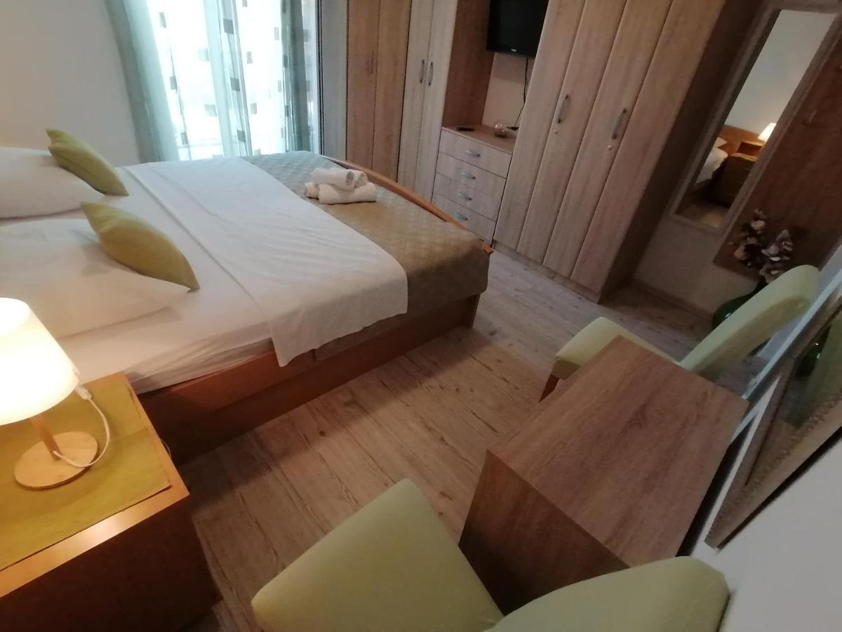 Apartmani Niki Hvar Hvar Town Esterno foto