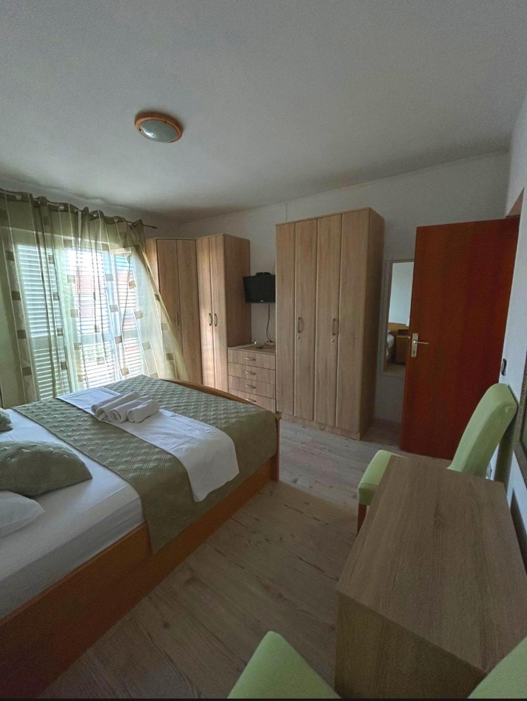 Apartmani Niki Hvar Hvar Town Esterno foto