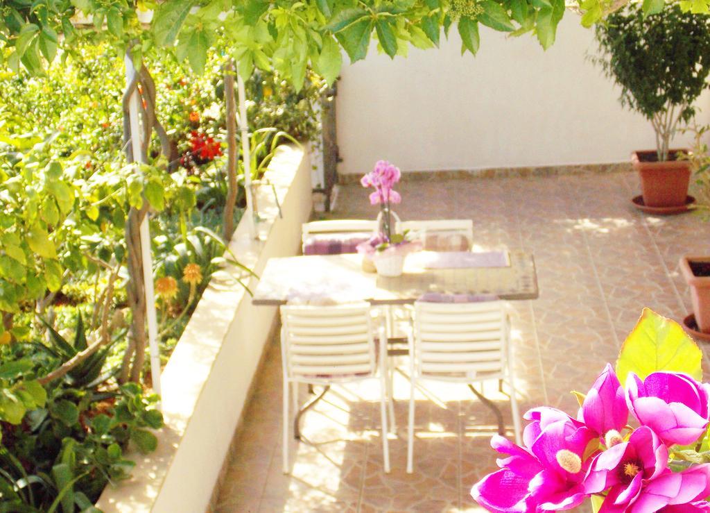 Apartmani Niki Hvar Hvar Town Esterno foto