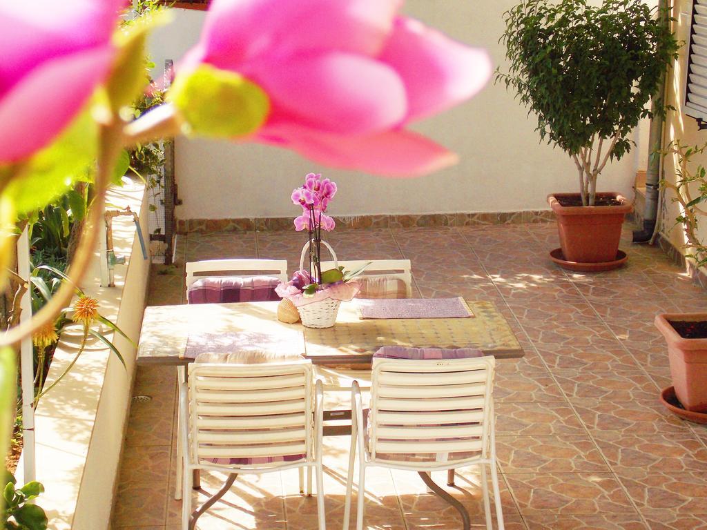 Apartmani Niki Hvar Hvar Town Esterno foto